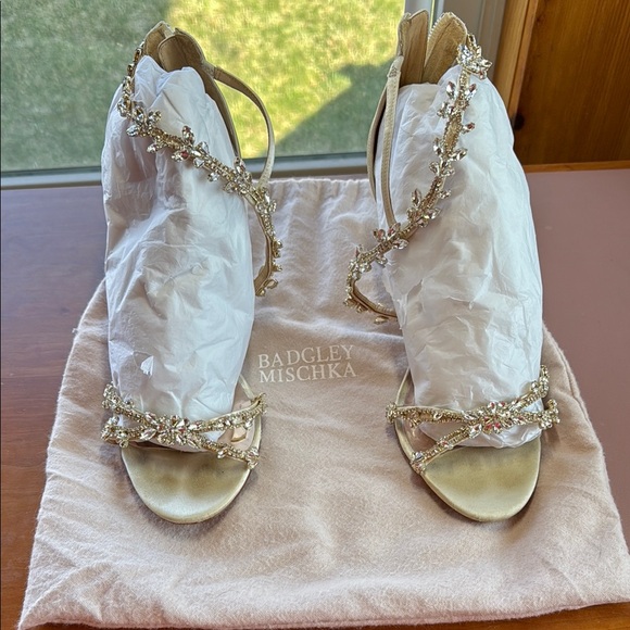 Badgley Mischka Collection
Feather Crystal Embellished Wedge Sandal - Picture 10 of 10